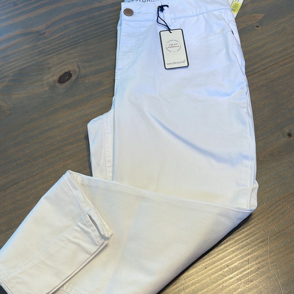 White jeans - Picture 3 of 9